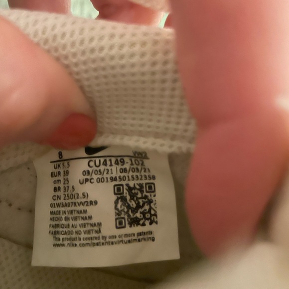 Nike Sneakers - Picture 10 of 10